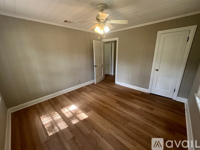 Statesboro House: 333 E Main St