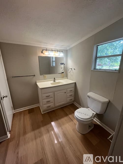 Statesboro House: 333 E Main St