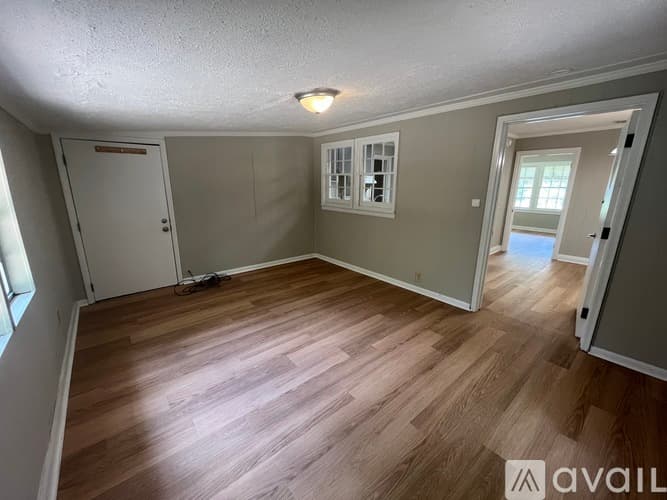 Statesboro House: 333 E Main St