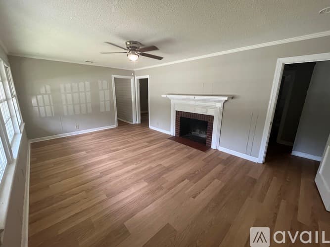 Statesboro House: 333 E Main St
