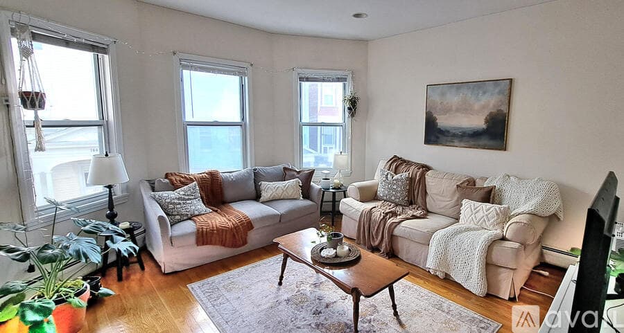 Boston Apartment: 143 Hillside Street