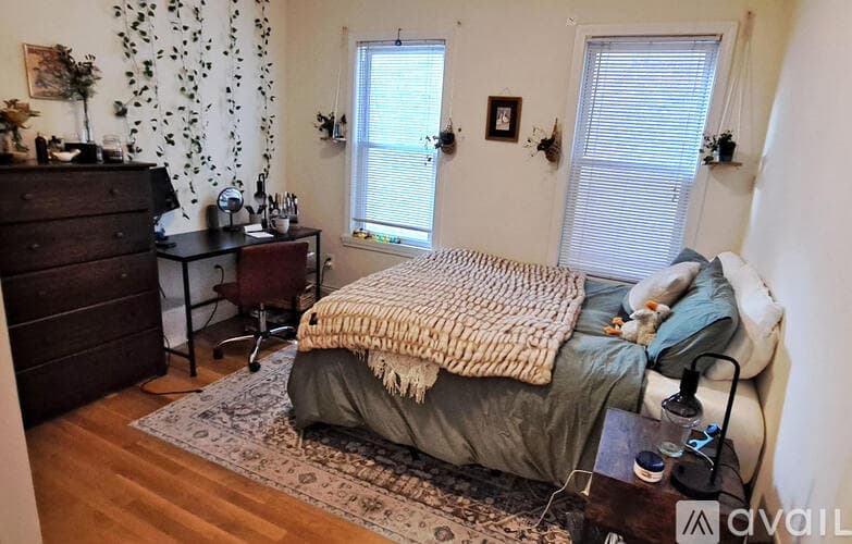 Boston Apartment: 143 Hillside Street
