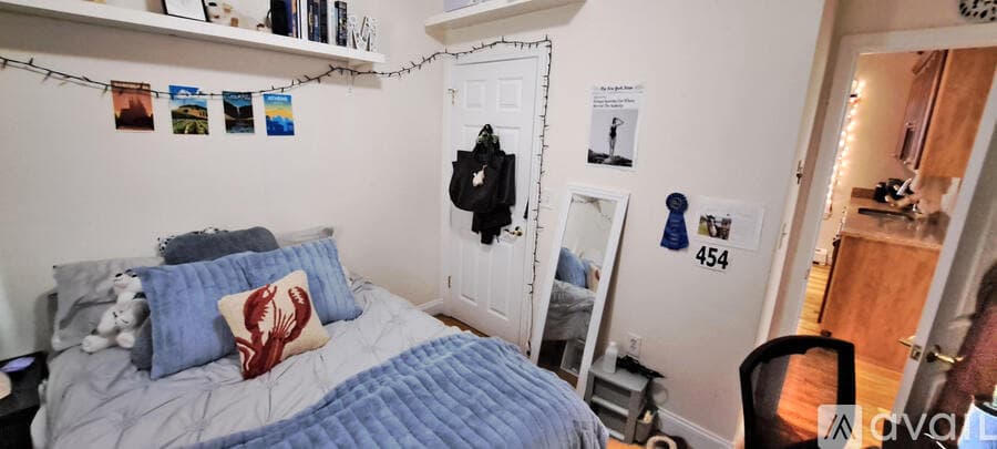 Boston Apartment: 143 Hillside Street