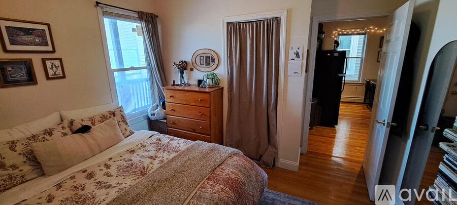Boston Apartment: 143 Hillside Street