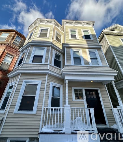 Boston Apartment: 143 Hillside Street