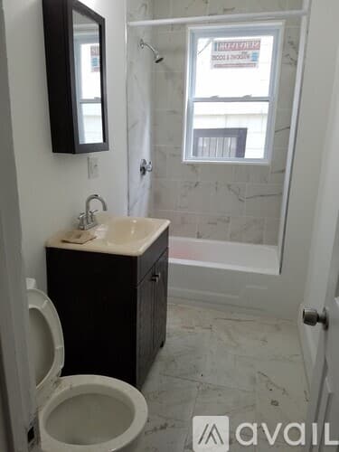 Boston Apartment: 98 Topliff St