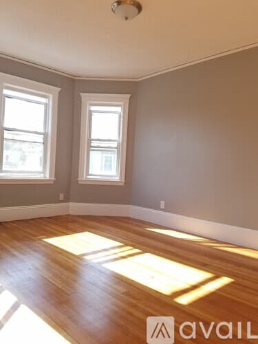 Boston Apartment: 98 Topliff St