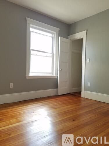 Boston Apartment: 98 Topliff St