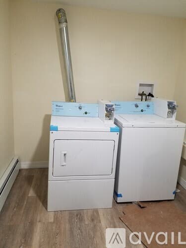 Boston Apartment: 98 Topliff St