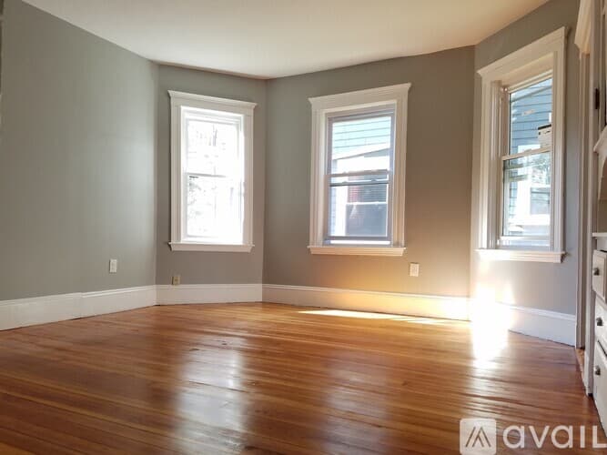 Boston Apartment: 98 Topliff St