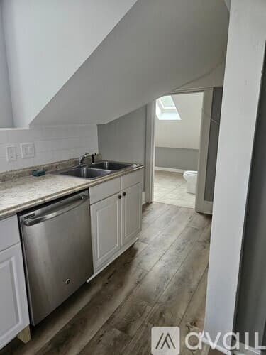 Boston Apartment: 14 Hillside St