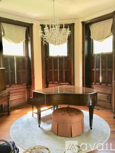 Riverton Apartment: 207 Bank Avenue
