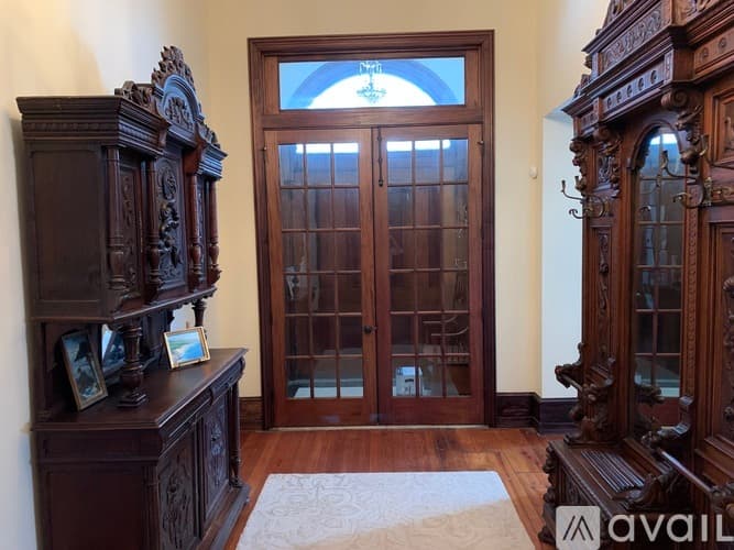 Riverton Apartment: 207 Bank Avenue