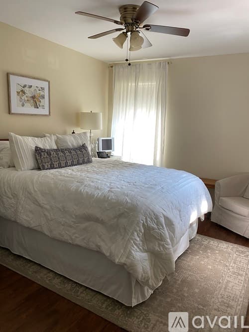 Riverton Apartment: 207 Bank Avenue
