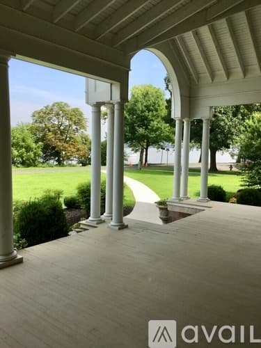 Riverton Apartment: 207 Bank Avenue