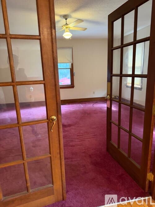 Littleton House: 725 Weavers Chapel Rd