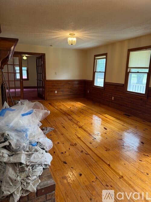 Littleton House: 725 Weavers Chapel Rd