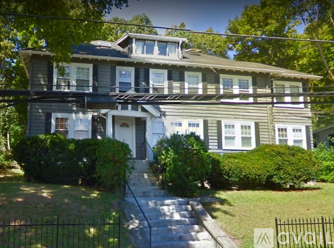 Boston Apartment: 51 Leamington Rd