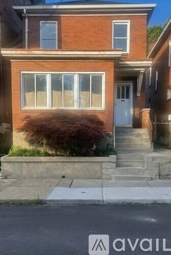 Braddock House: 306 Comrie Ave