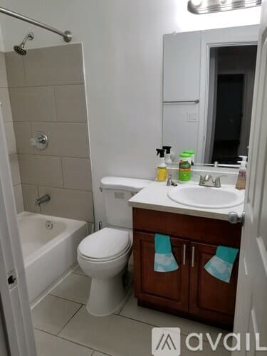 Bellevue Apartment: 10640 SE 16th St