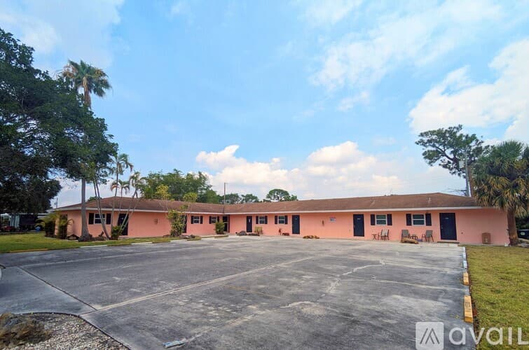 Palm Springs Apartment: 3031 Springfield Ln