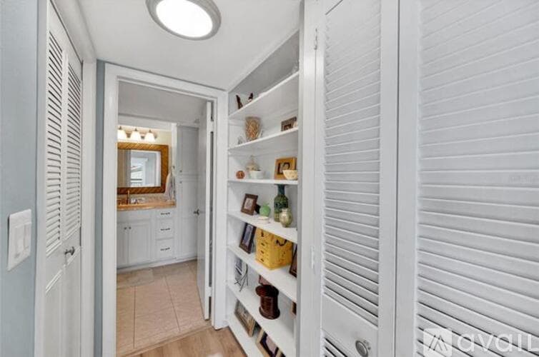 St. Petersburg Condo: 4900 Brittany Drive South