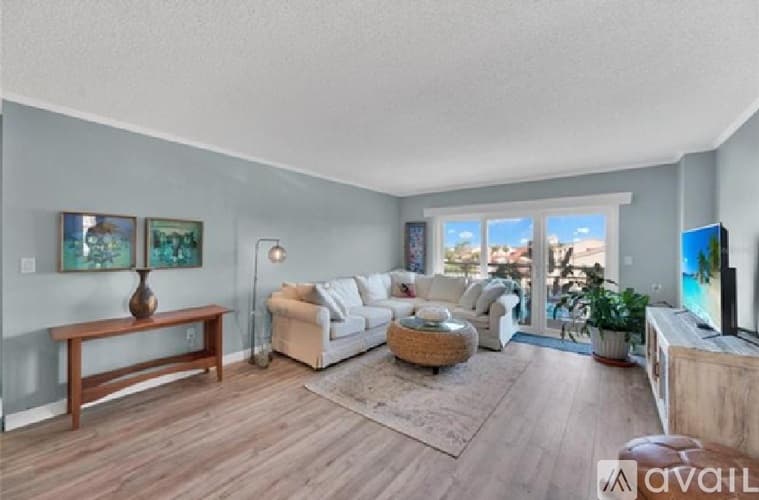 St. Petersburg Condo: 4900 Brittany Drive South