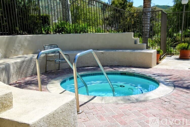 Calabasas Condo: 4240 LOST HILLS RD