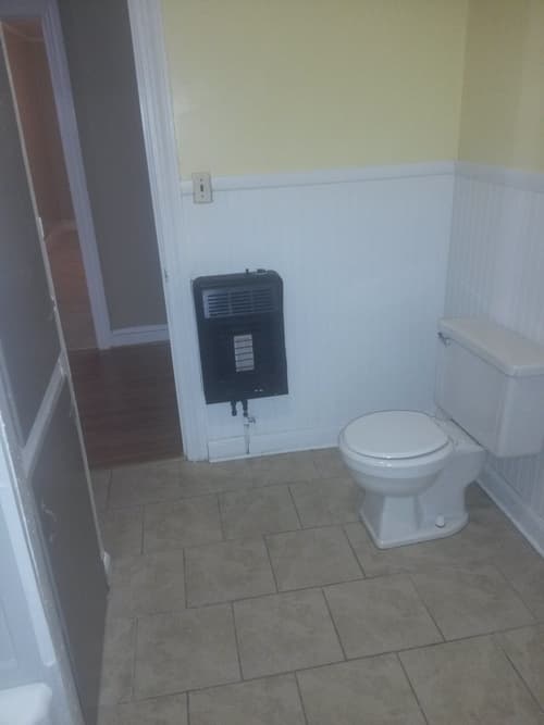 Warrenton Apartment: 136 Dowtin St