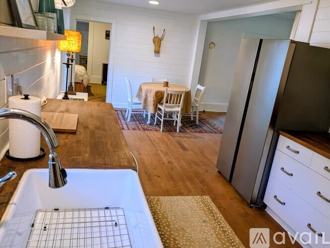 Lakemont House: 10 Oasis Rd