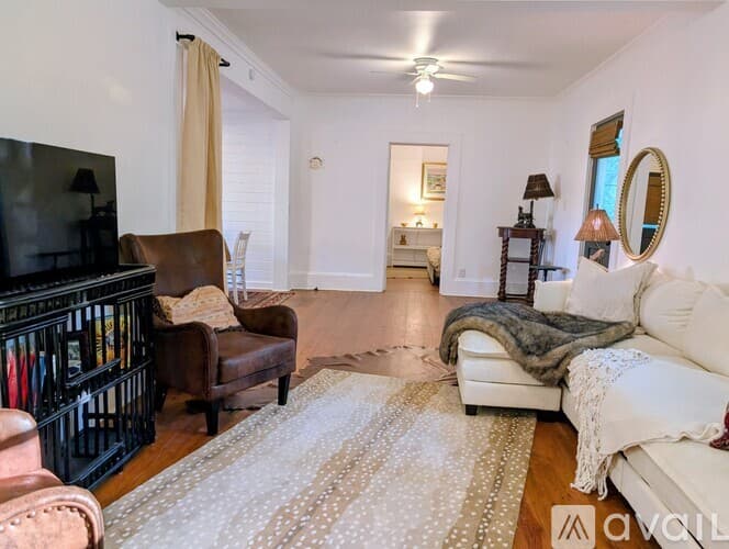 Lakemont House: 10 Oasis Rd