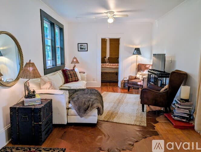 Lakemont House: 10 Oasis Rd