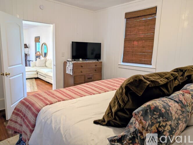 Lakemont House: 10 Oasis Rd