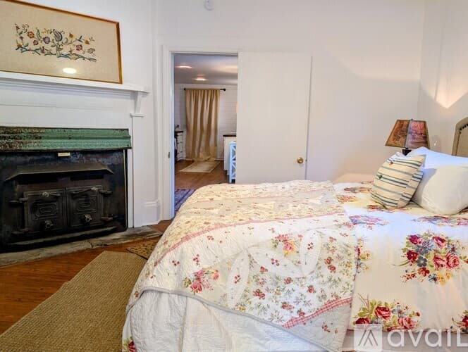Lakemont House: 10 Oasis Rd