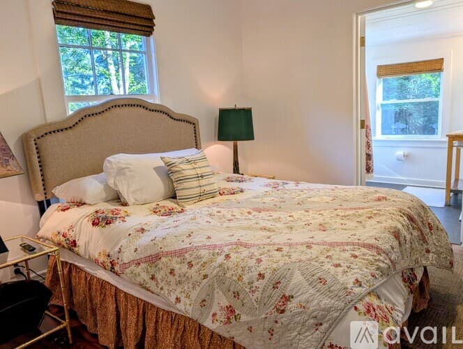 Lakemont House: 10 Oasis Rd