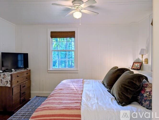 Lakemont House: 10 Oasis Rd