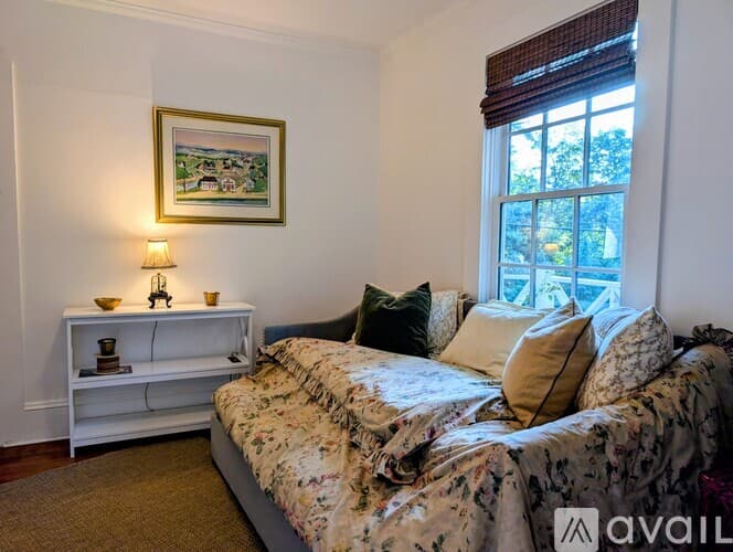 Lakemont House: 10 Oasis Rd