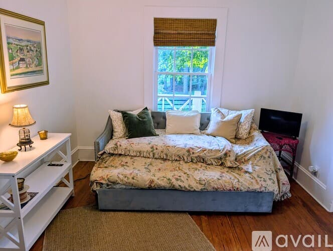 Lakemont House: 10 Oasis Rd