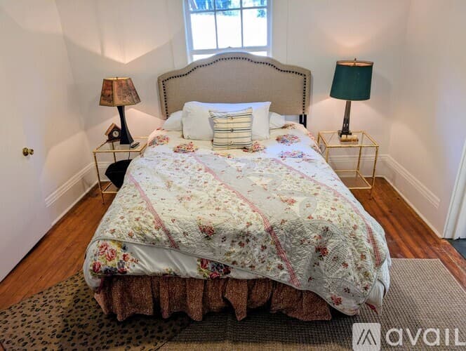 Lakemont House: 10 Oasis Rd