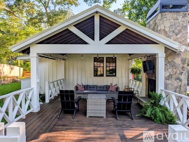 Lakemont House: 10 Oasis Rd