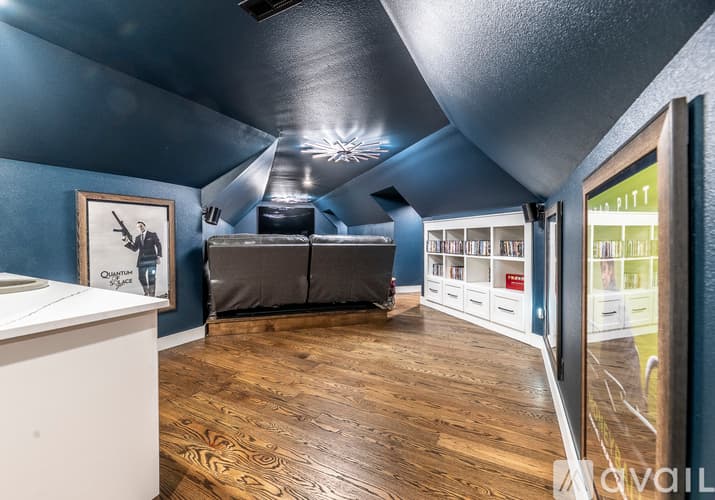 Little Flock House: 5724 Arkansas 94