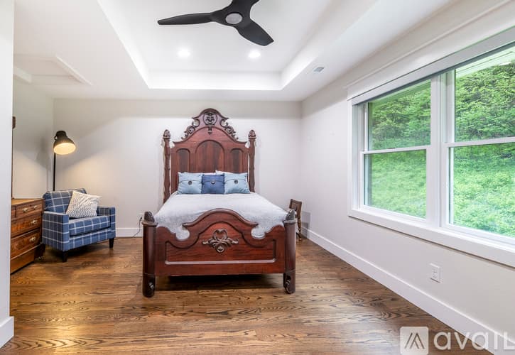 Little Flock House: 5724 Arkansas 94