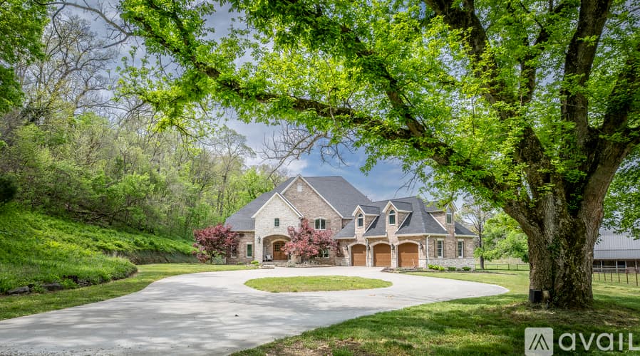 Little Flock House: 5724 Arkansas 94