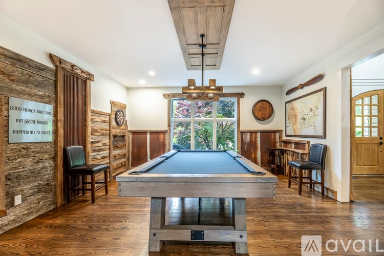 Little Flock House: 5724 Arkansas 94