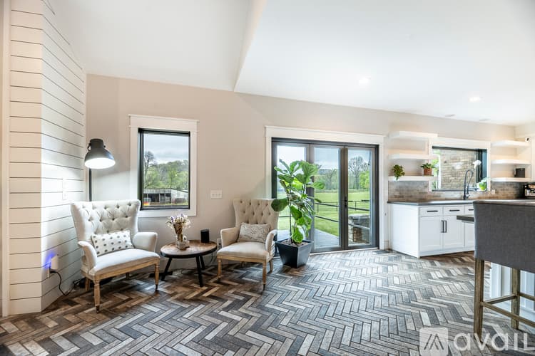 Little Flock House: 5724 Arkansas 94