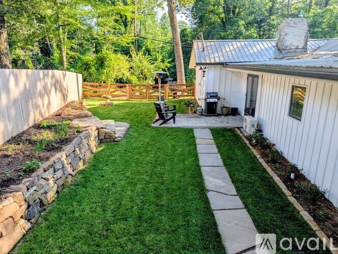 Lakemont House: 10 Oasis Rd