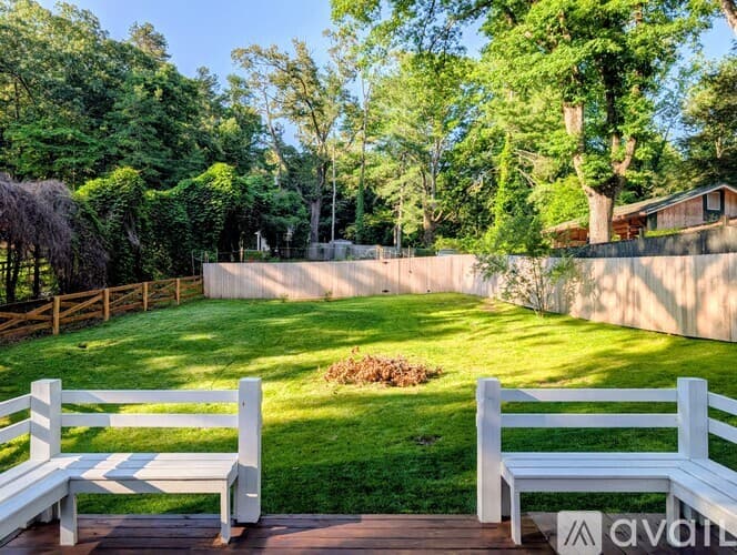 Lakemont House: 10 Oasis Rd