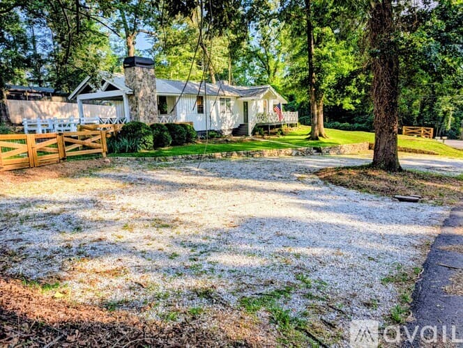 Lakemont House: 10 Oasis Rd