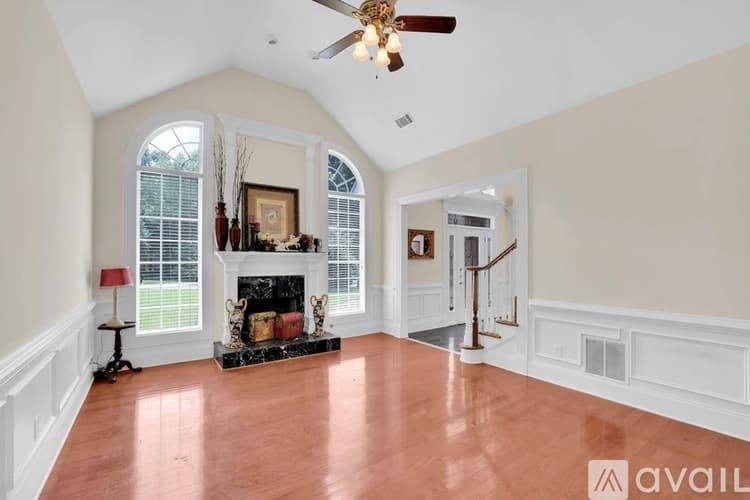 Jonesboro House: 8225 Seven Oaks Drive