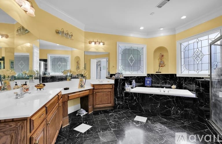 Jonesboro House: 8225 Seven Oaks Drive